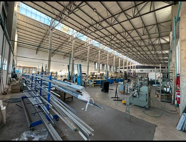 5,002M² WAREHOUSE TO LET IN COSMO BUSINESS PARK